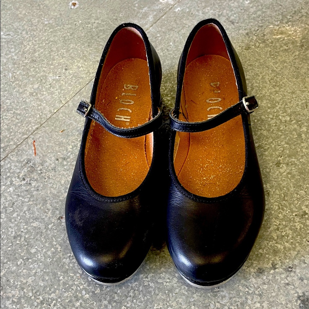 Black Bloch Tap shoes girls size 12.5
